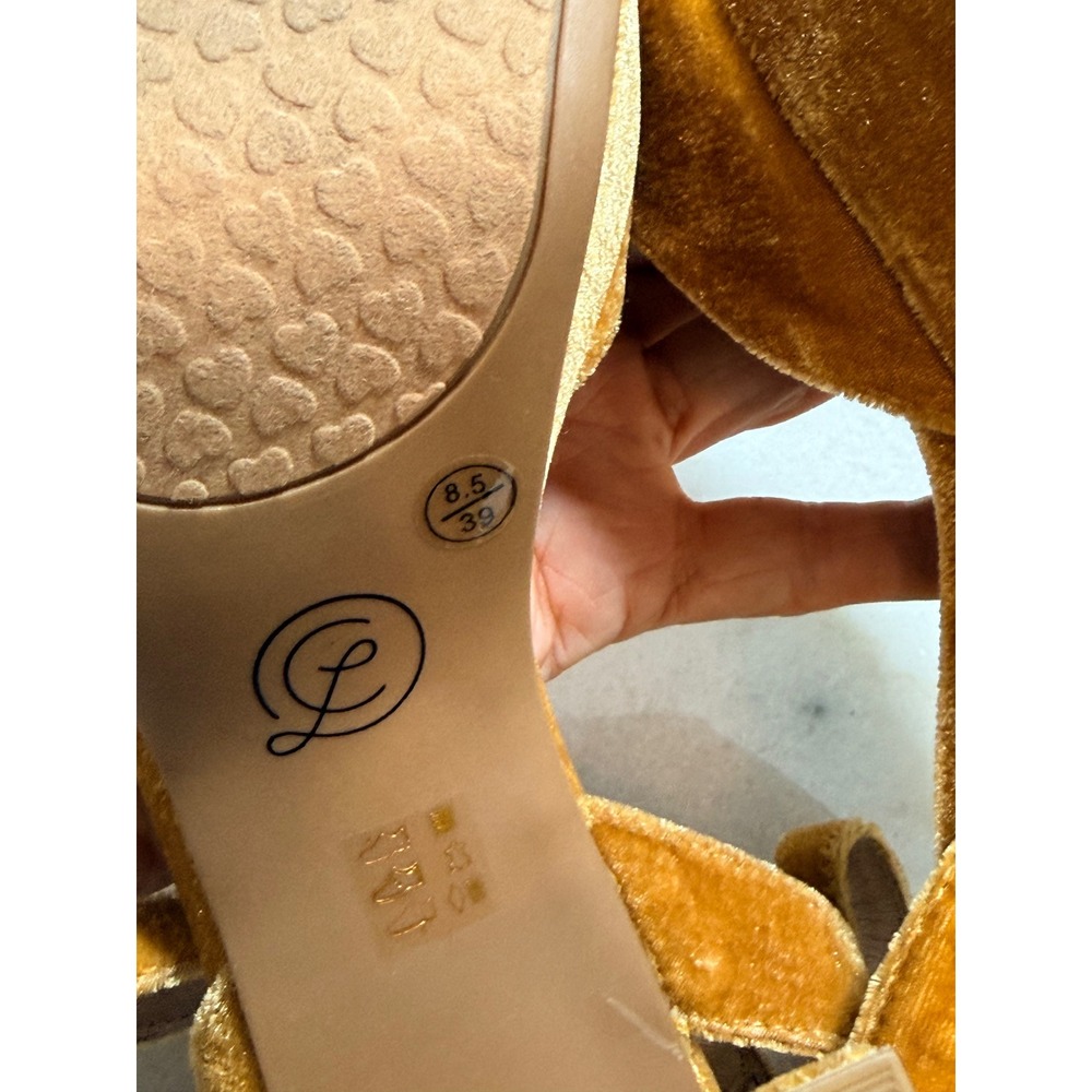NEW Theresa Golden Yellow Velvet Platform Heels Block Heel Sandals 8.5 - Picture 7 of 8